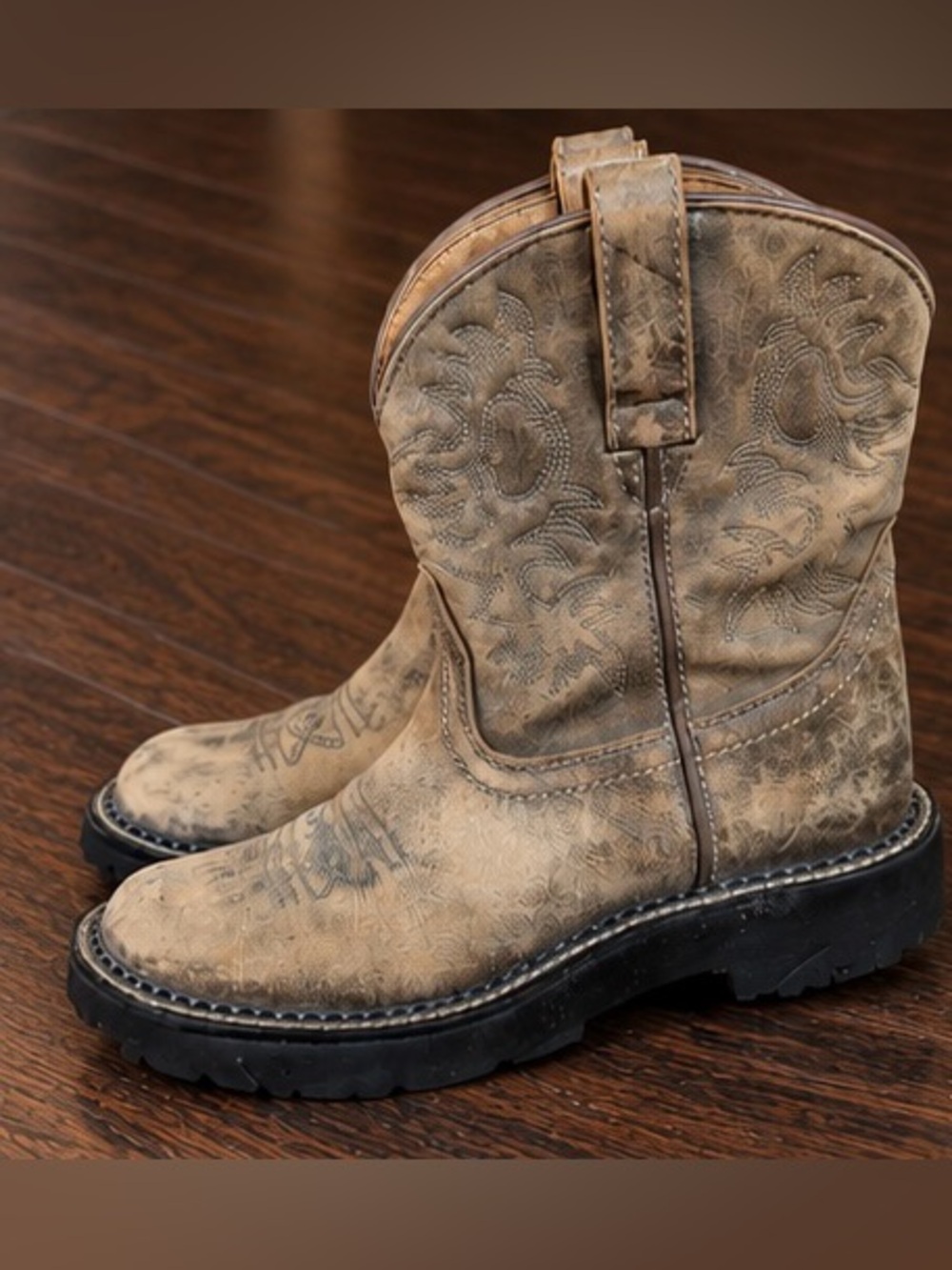 Ariat Fatbaby Western Boots Distressed Tan Brown Women’s 7.5B